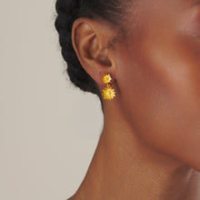 Load image into Gallery viewer, Daisy Earrings
